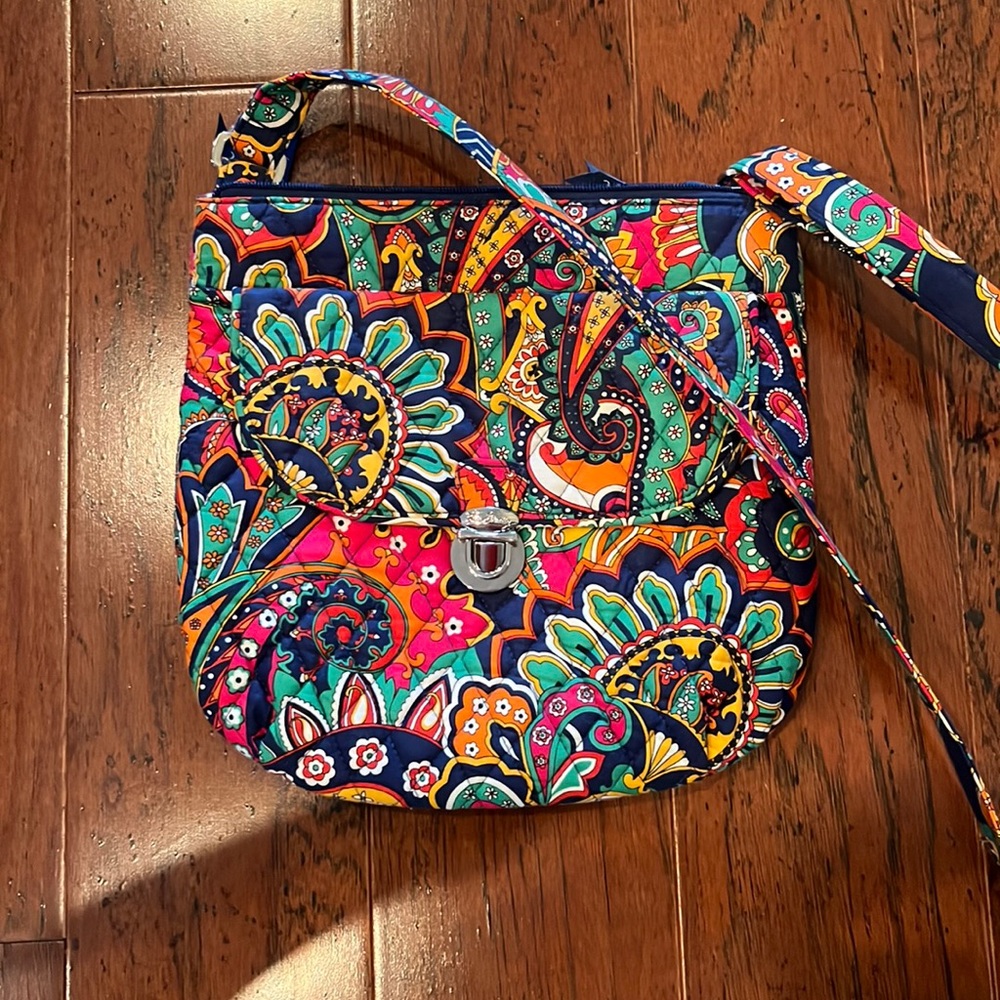 Vera Bradley Crossbody saddle hipster bag, multicolored pattern, magnetic clasp
